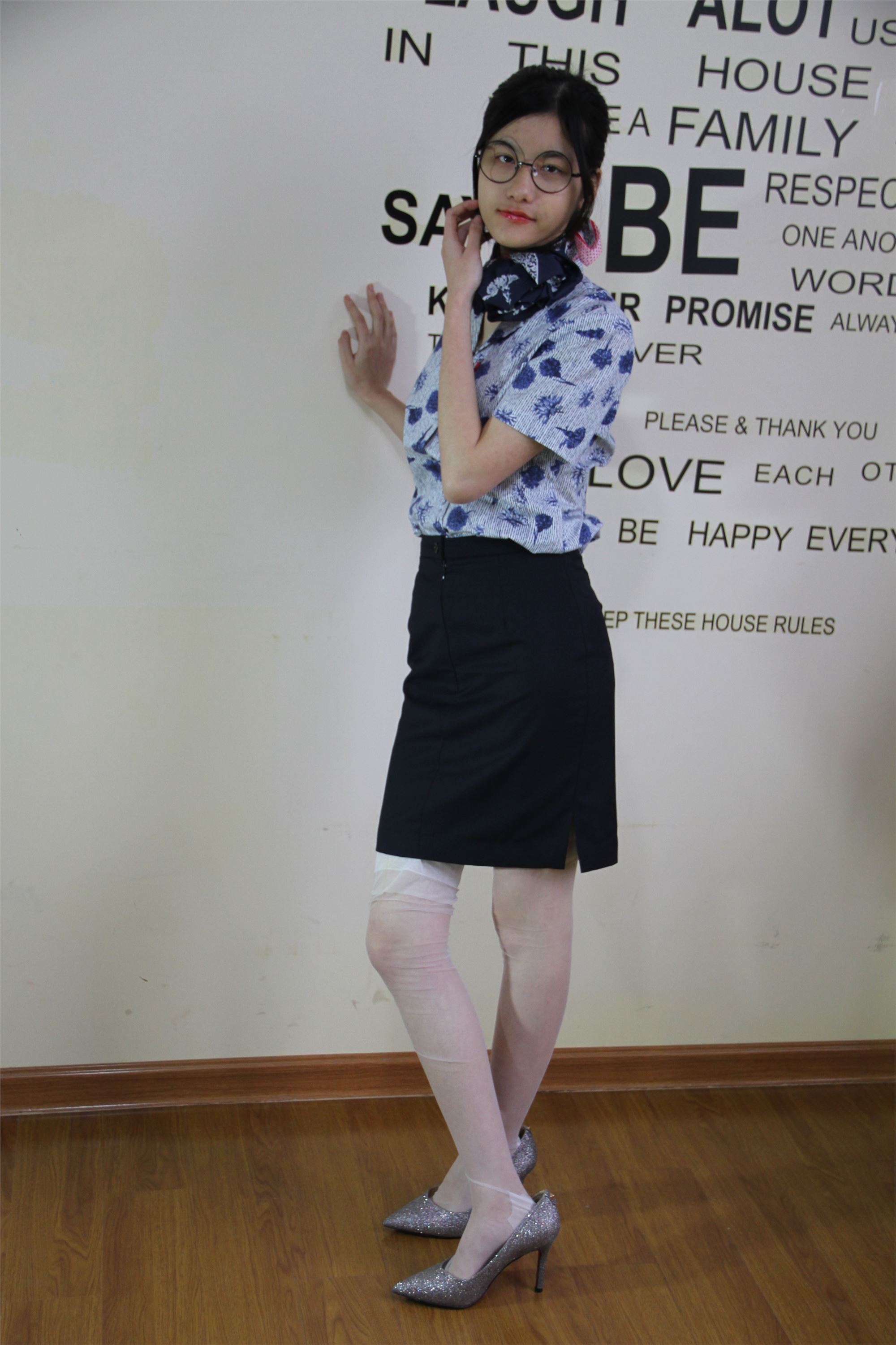 自由摄影 No.004 质感的制服搭配长筒0D长筒丝